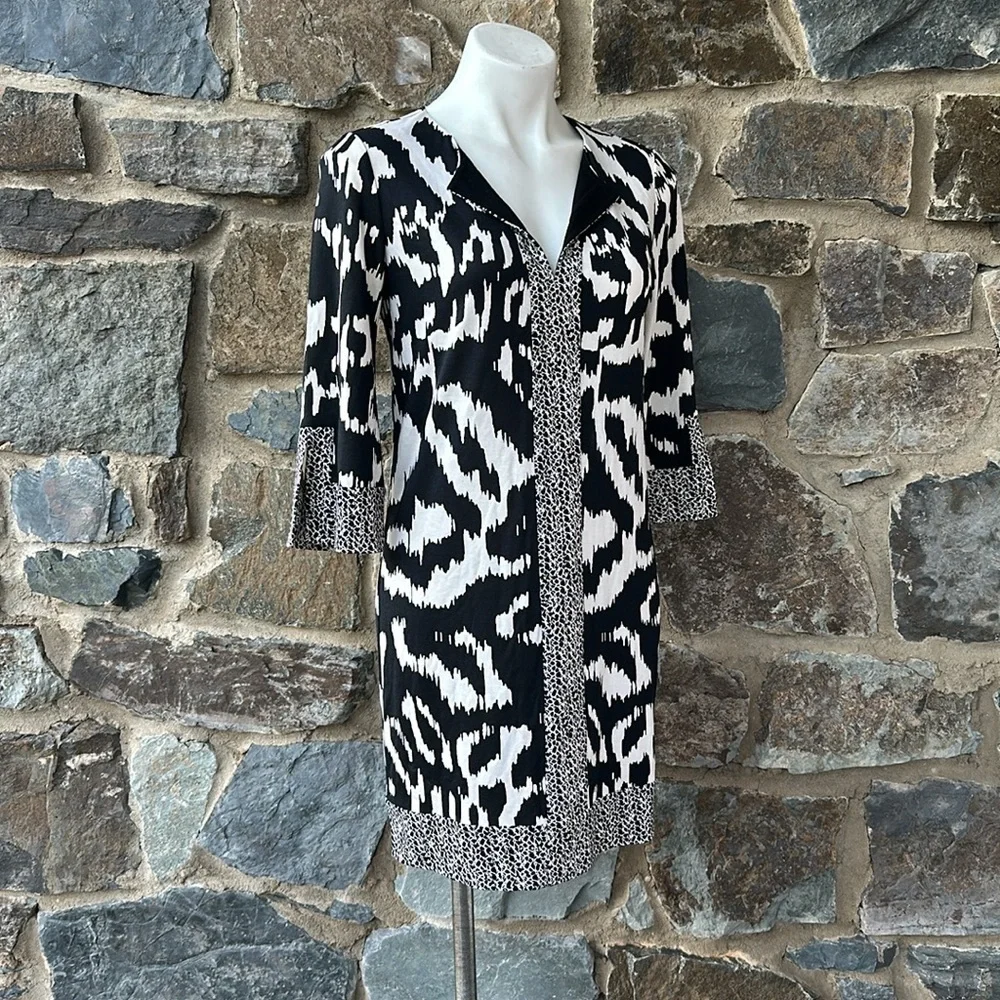 Diane Von Furstenberg 'Rose' Silk Ikat Print Shift Dress in Black/White Size 6